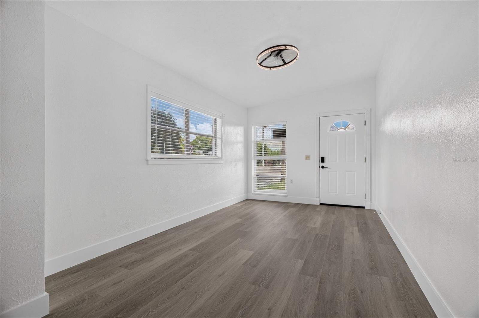 2500 MYRTLE AVE — photo 6