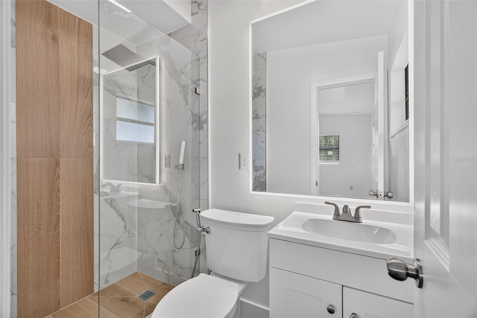 2500 MYRTLE AVE — photo 8