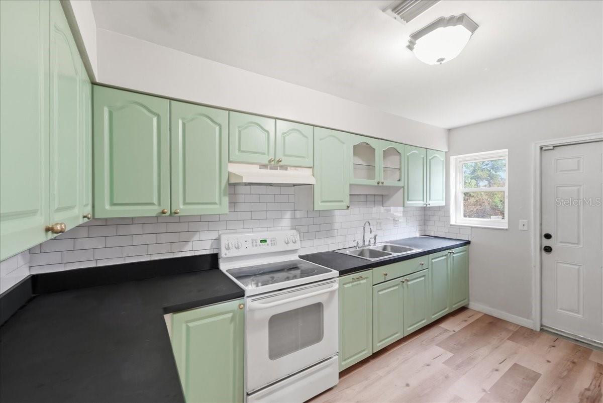 1220 SIENNA CT — photo 8