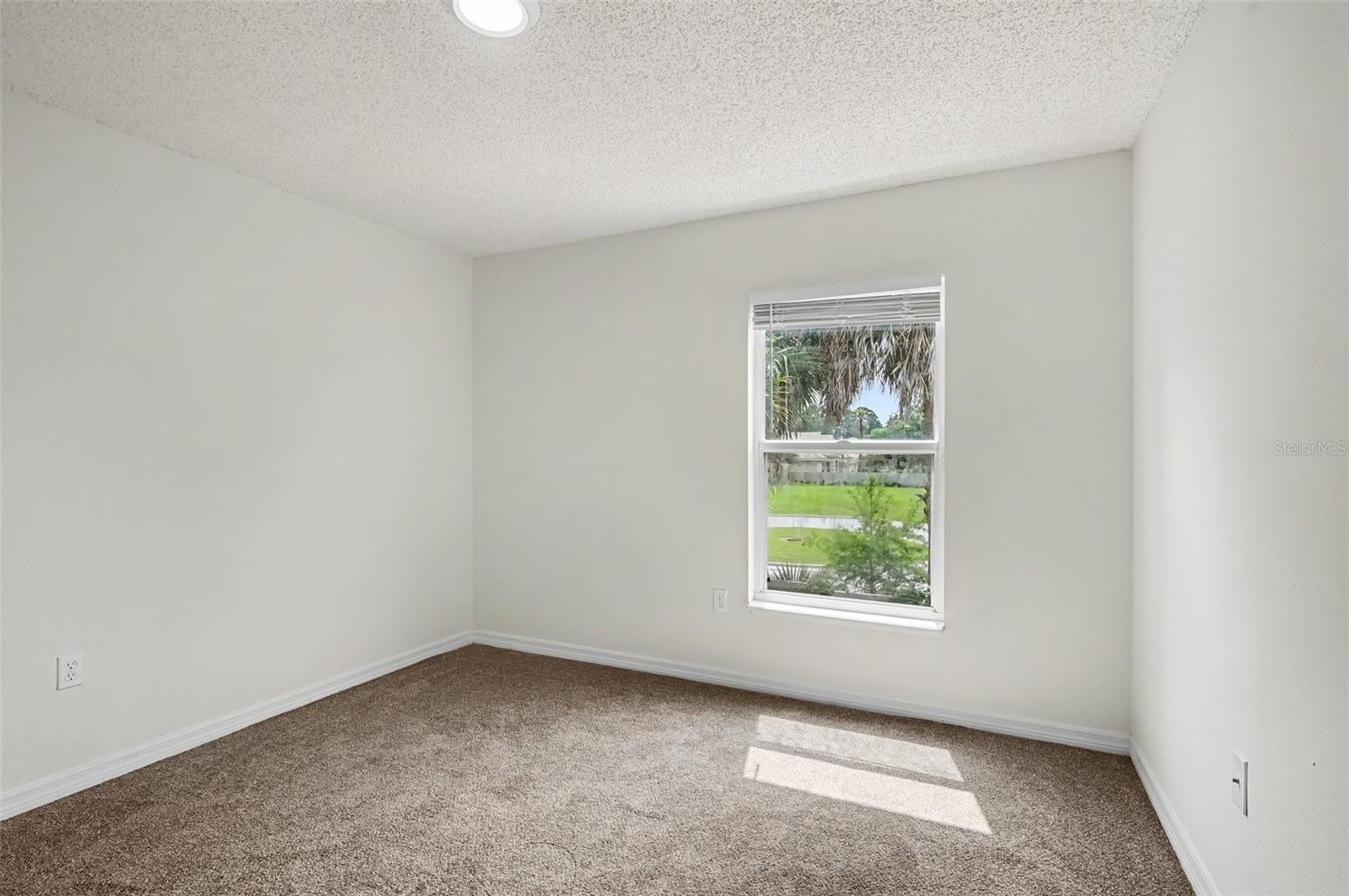 1093 AMANDA KAY CIR — photo 9