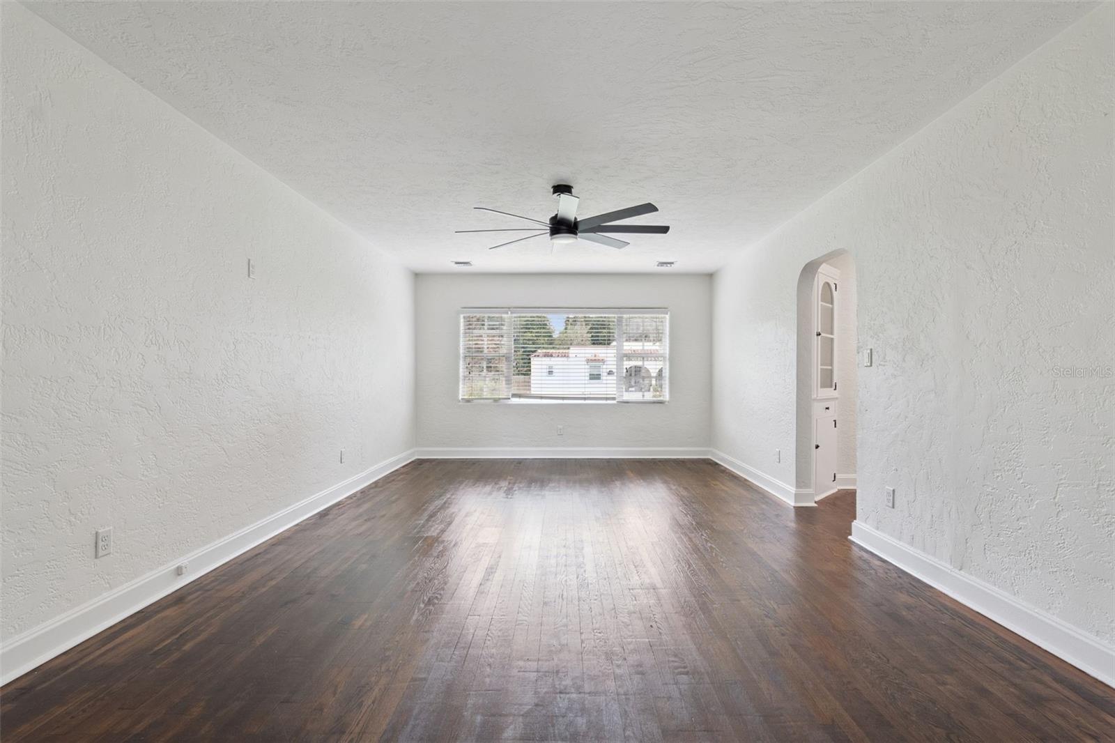 207 S SUMMERLIN AVE — photo 7