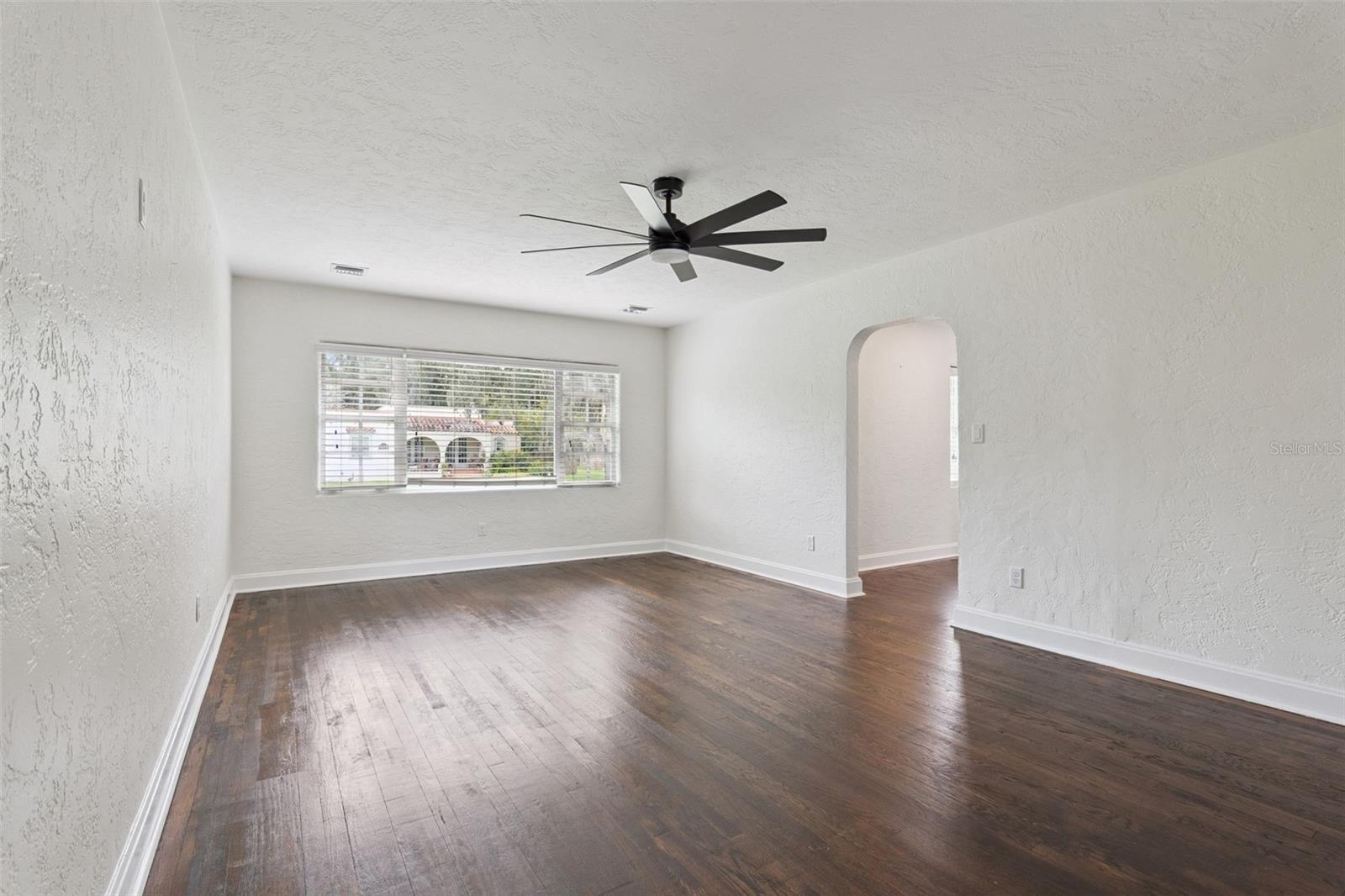 207 S SUMMERLIN AVE — photo 8