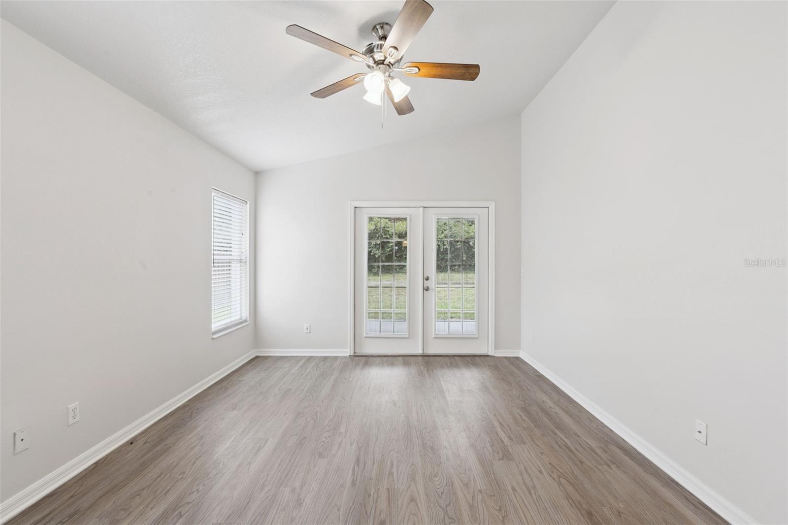 5483 GLEN OAK PL — photo 9