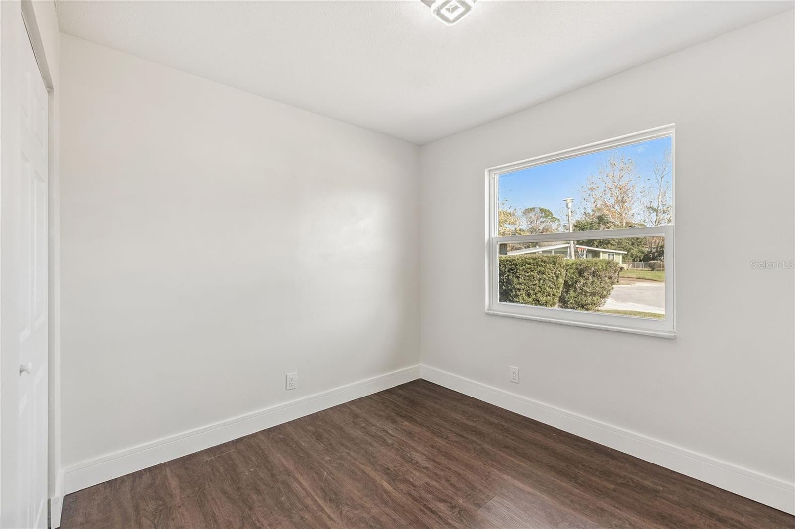1070 N LIBBY CT — photo 11