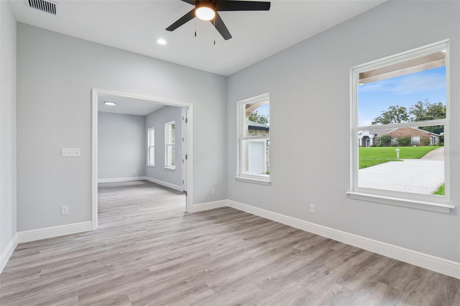 2043 WATERSEDGE DR — photo 10