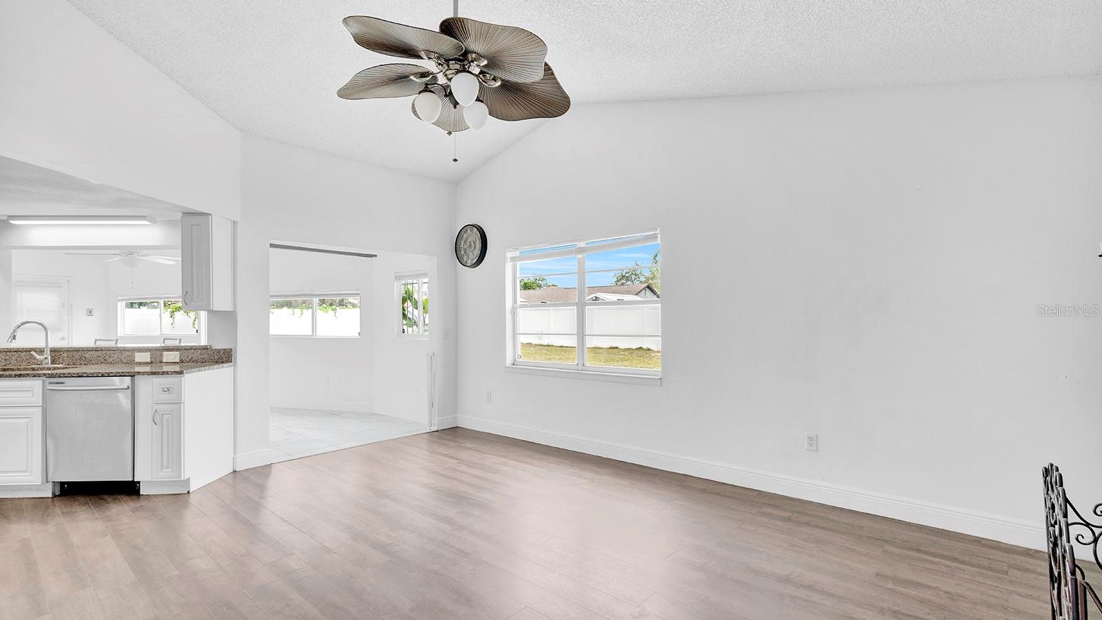 1160 MANITOBA ST — photo 11