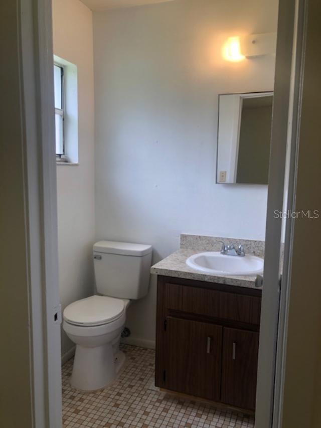 1175 W 16TH ST #B — photo 11