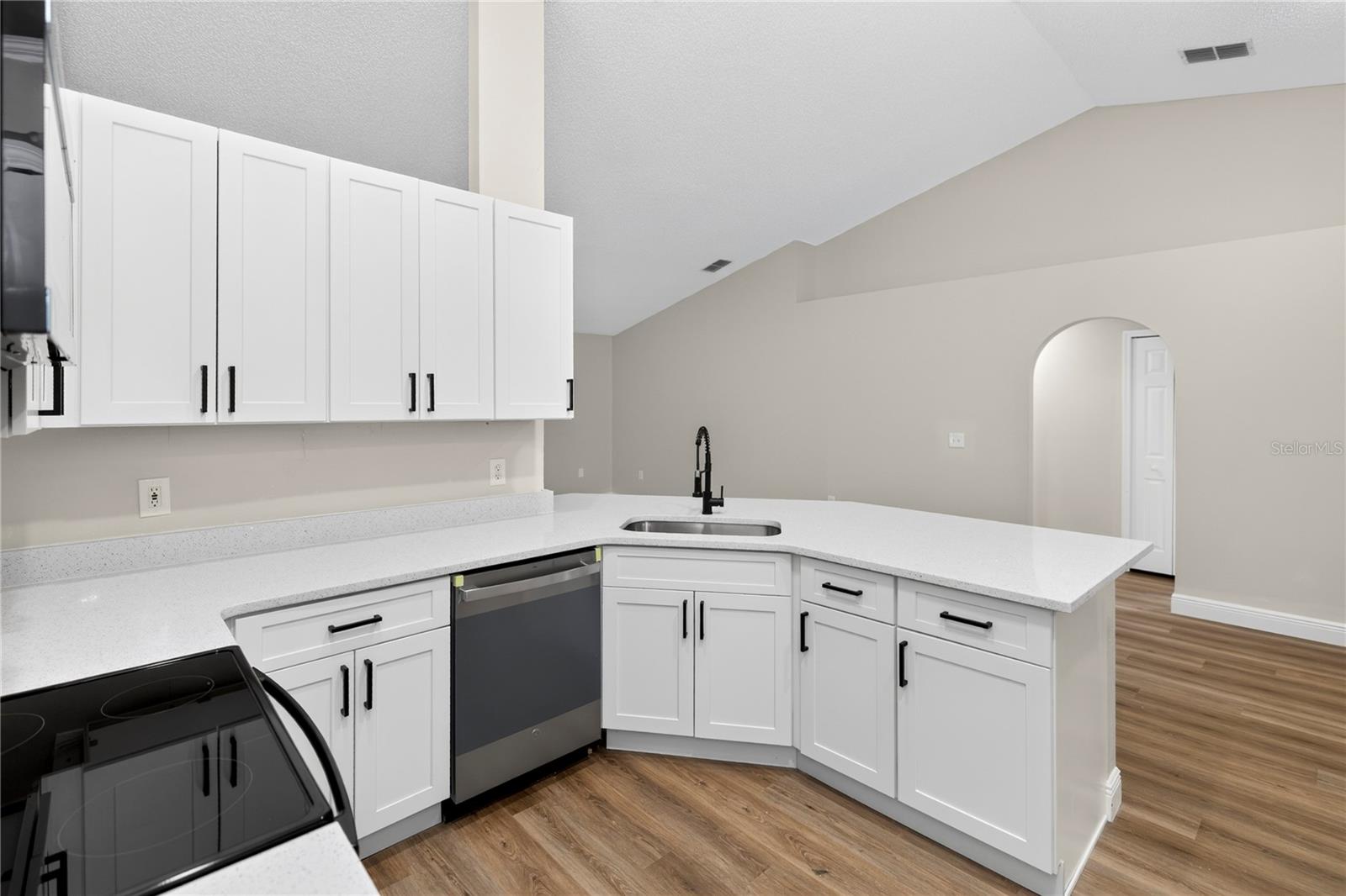 2190 GLENLOCK DR — photo 11