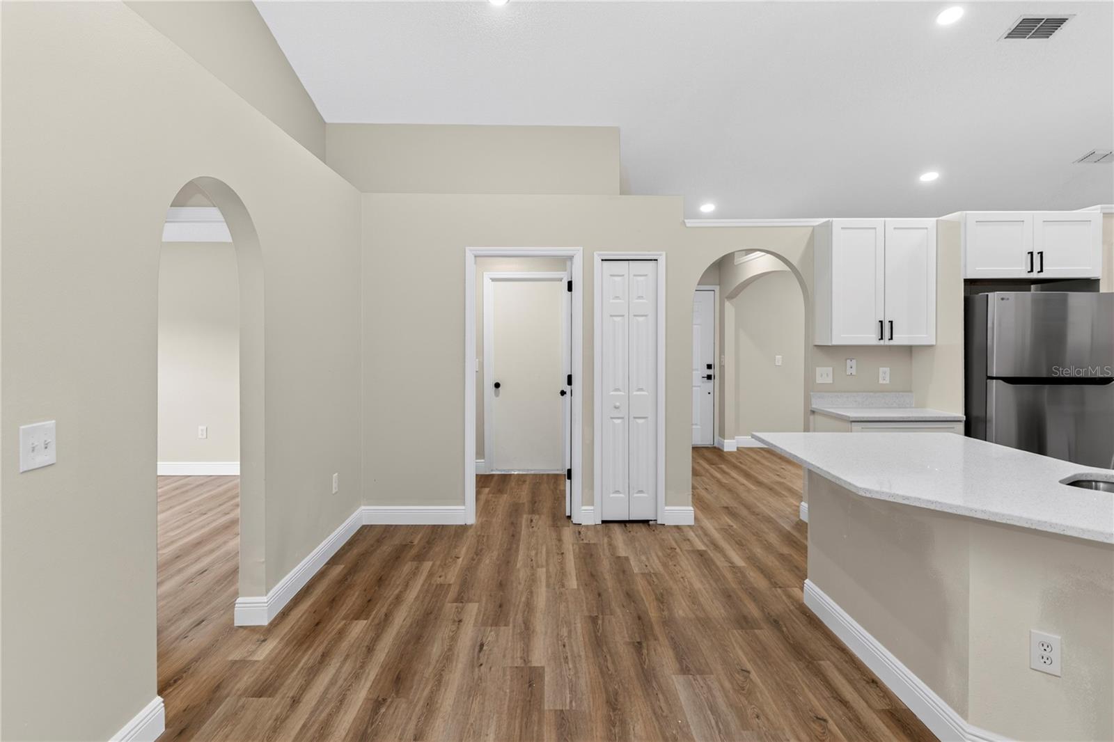 2190 GLENLOCK DR — photo 9