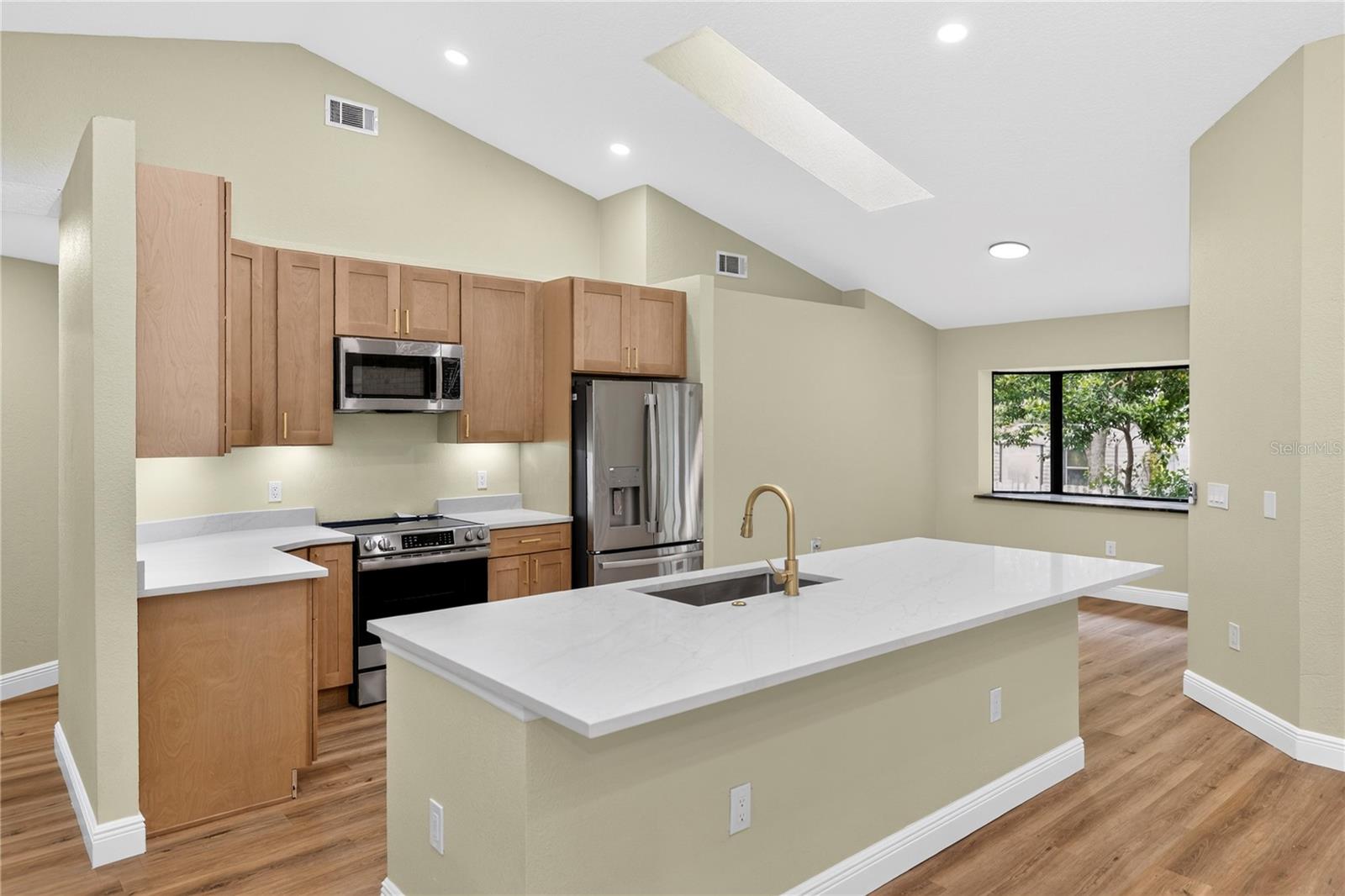 329 SUN OAKS CT — photo 10
