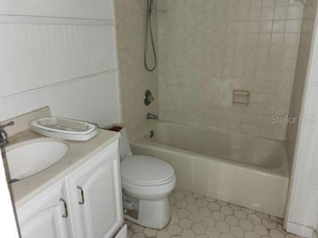270 AMBERWOOD CT — photo 11
