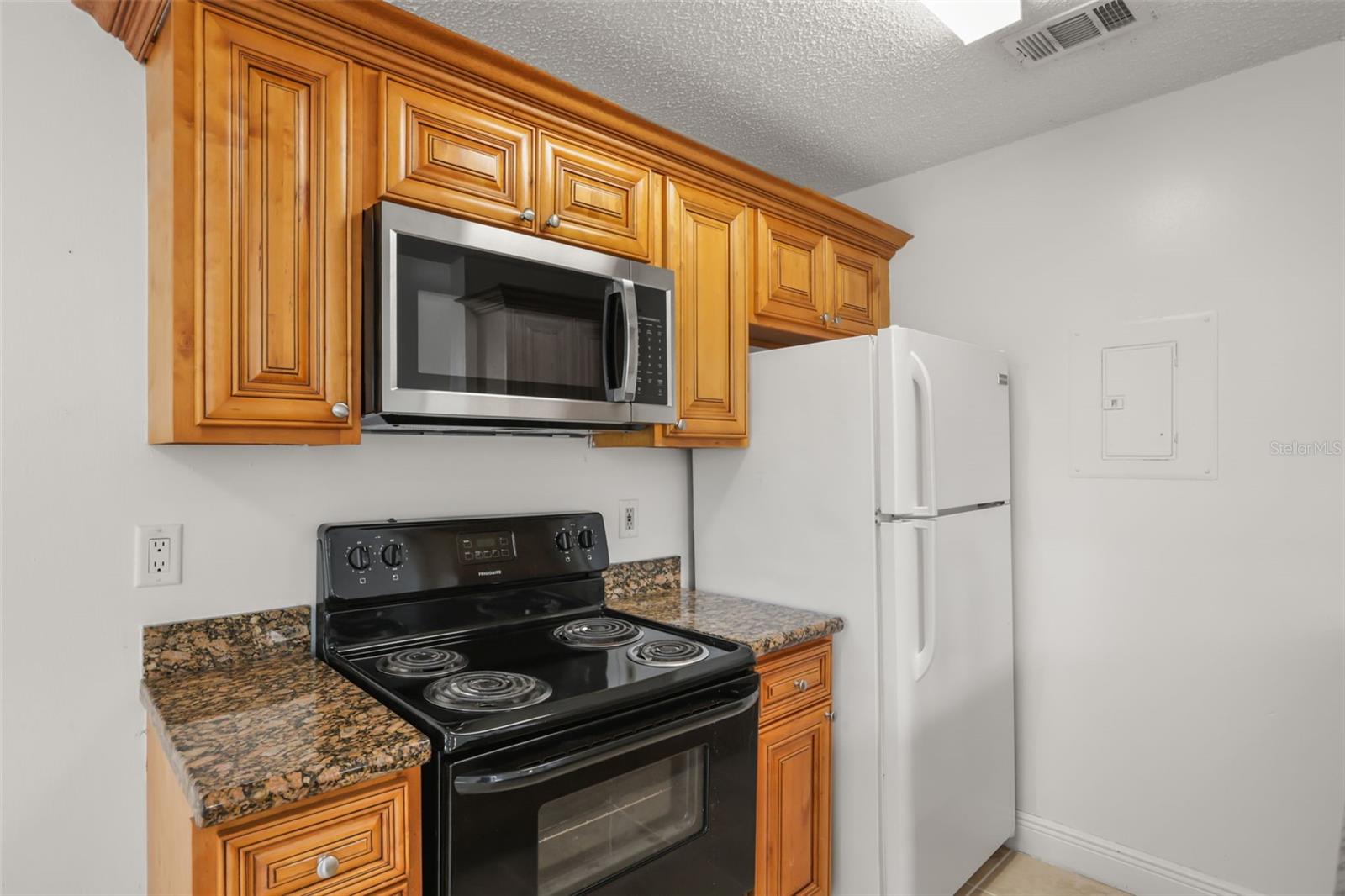 2584 GRASSY POINT DR #204 — photo 10