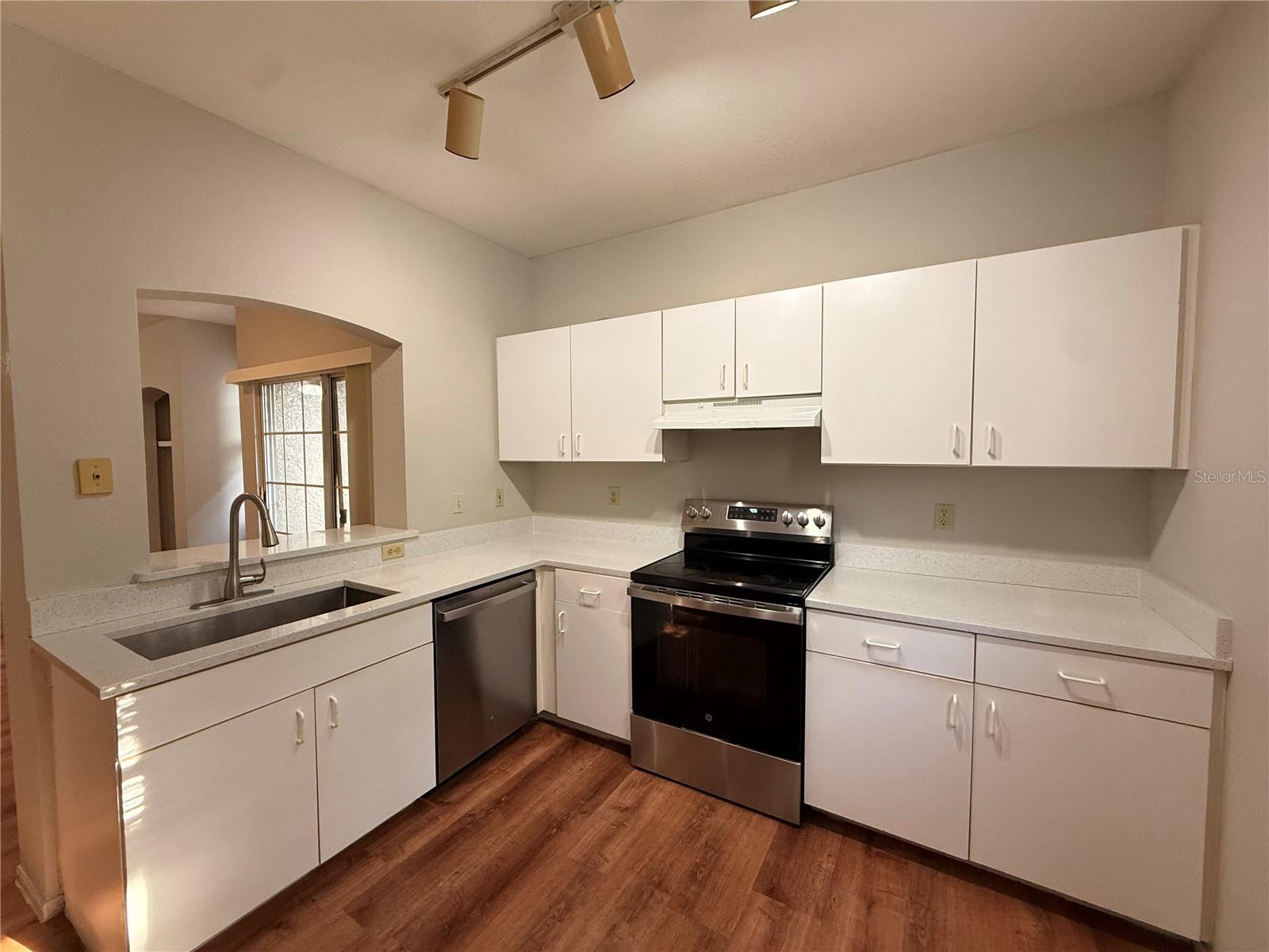 102 VISTA VERDI CIR #212 — photo 10