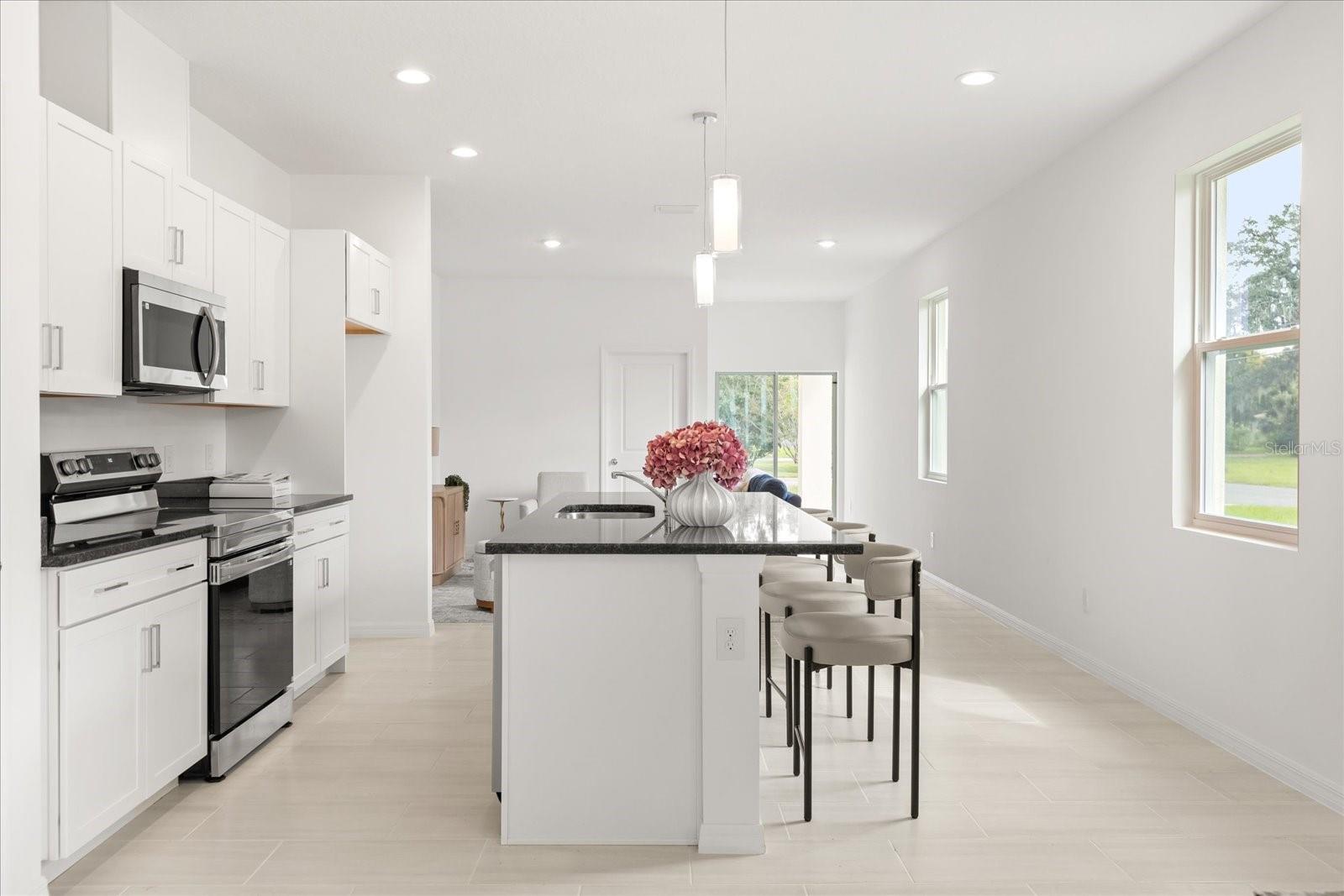 817 S LOCUST AVE — photo 6