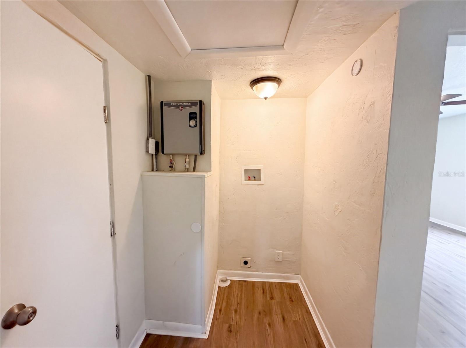 706 FLANDERS AVE — photo 12