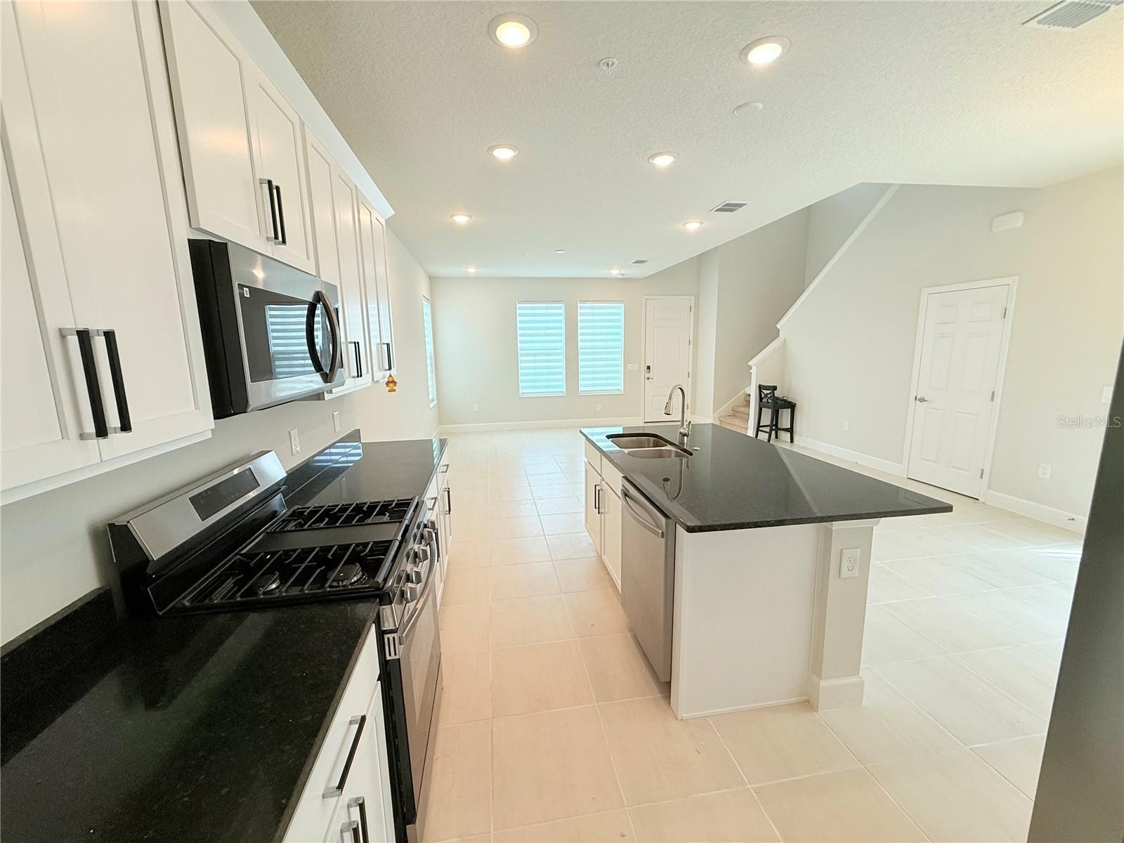 237 STATION LN — photo 6