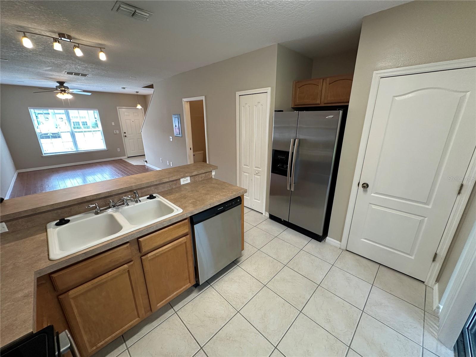 538 WILTON CIR — photo 7