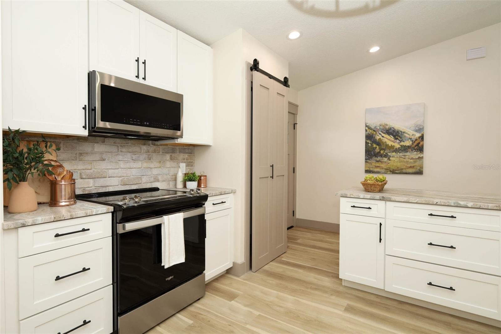 940 S DEAN CIR — photo 4
