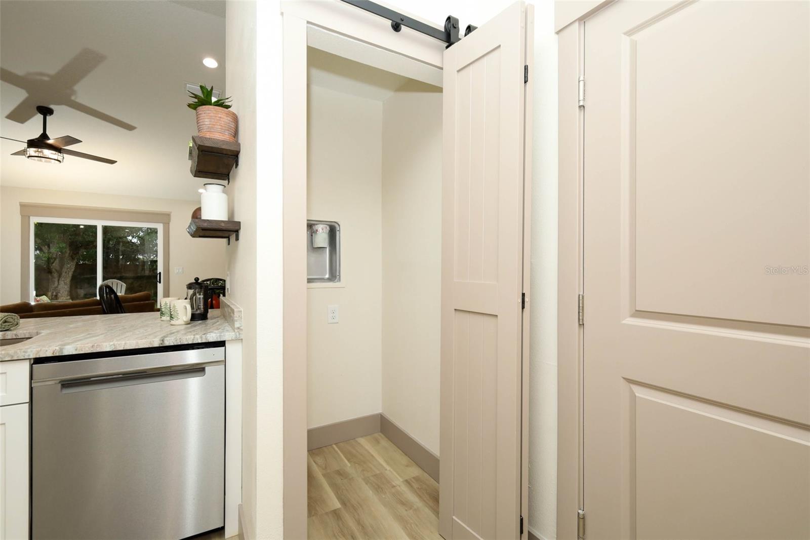 940 S DEAN CIR — photo 6