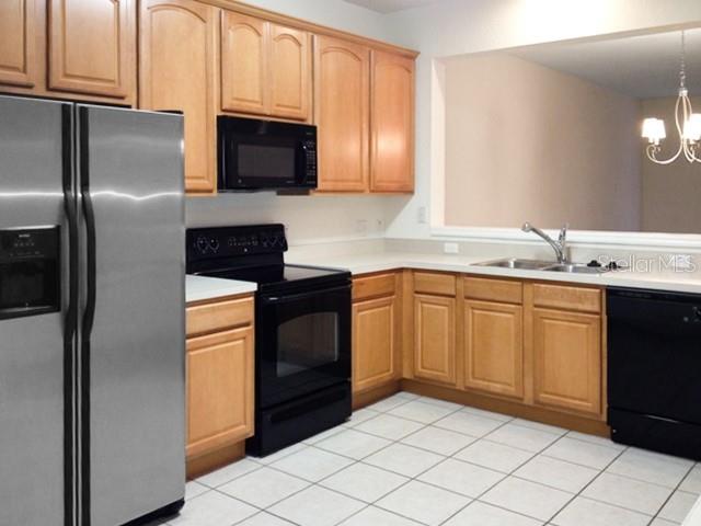 2551 STOCKTON DR — photo 3