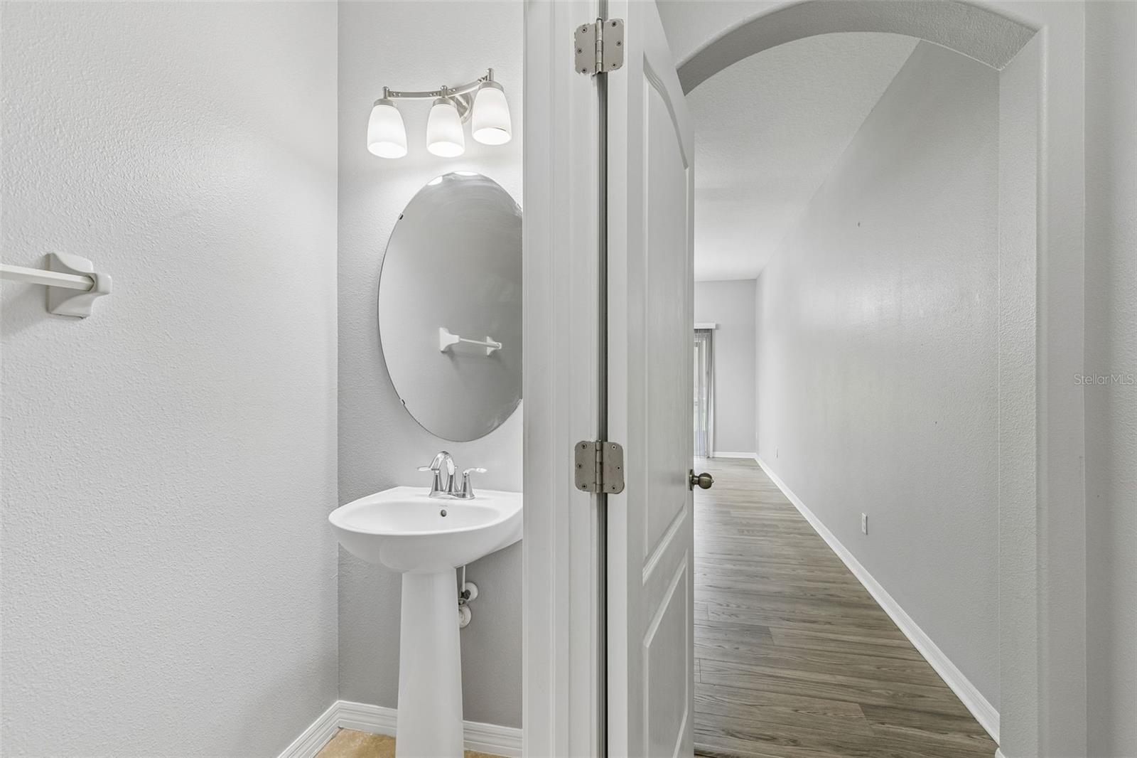 1220 TWIN TREES LN — photo 10