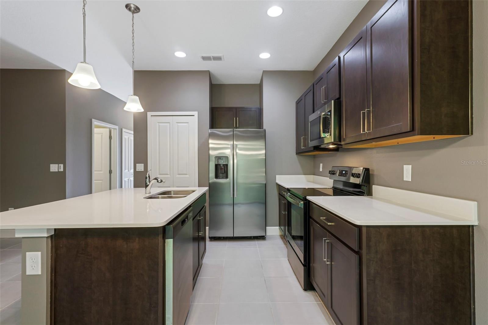 1370 CAPTIVA CV — photo 9