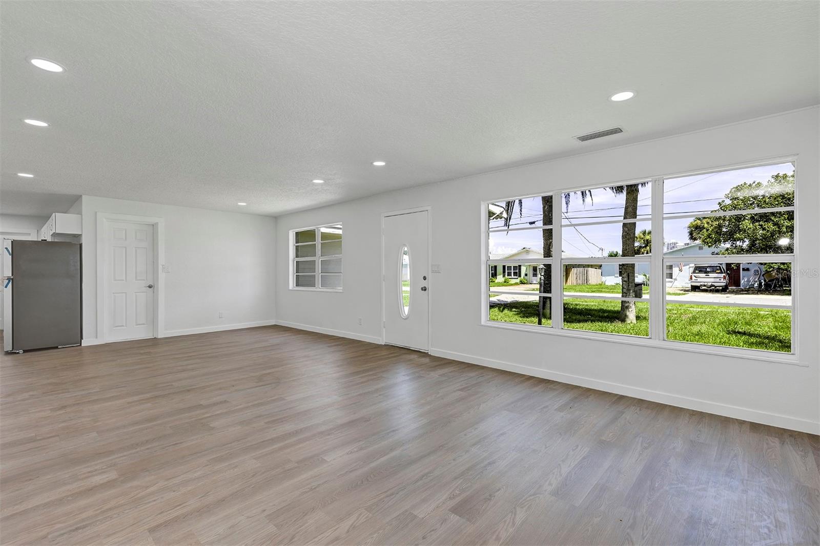 332 WILLIAMS AVE — photo 7