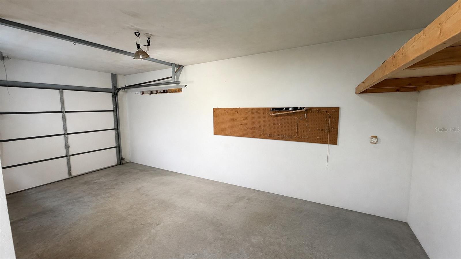 658 ELGROVE DR — photo 11