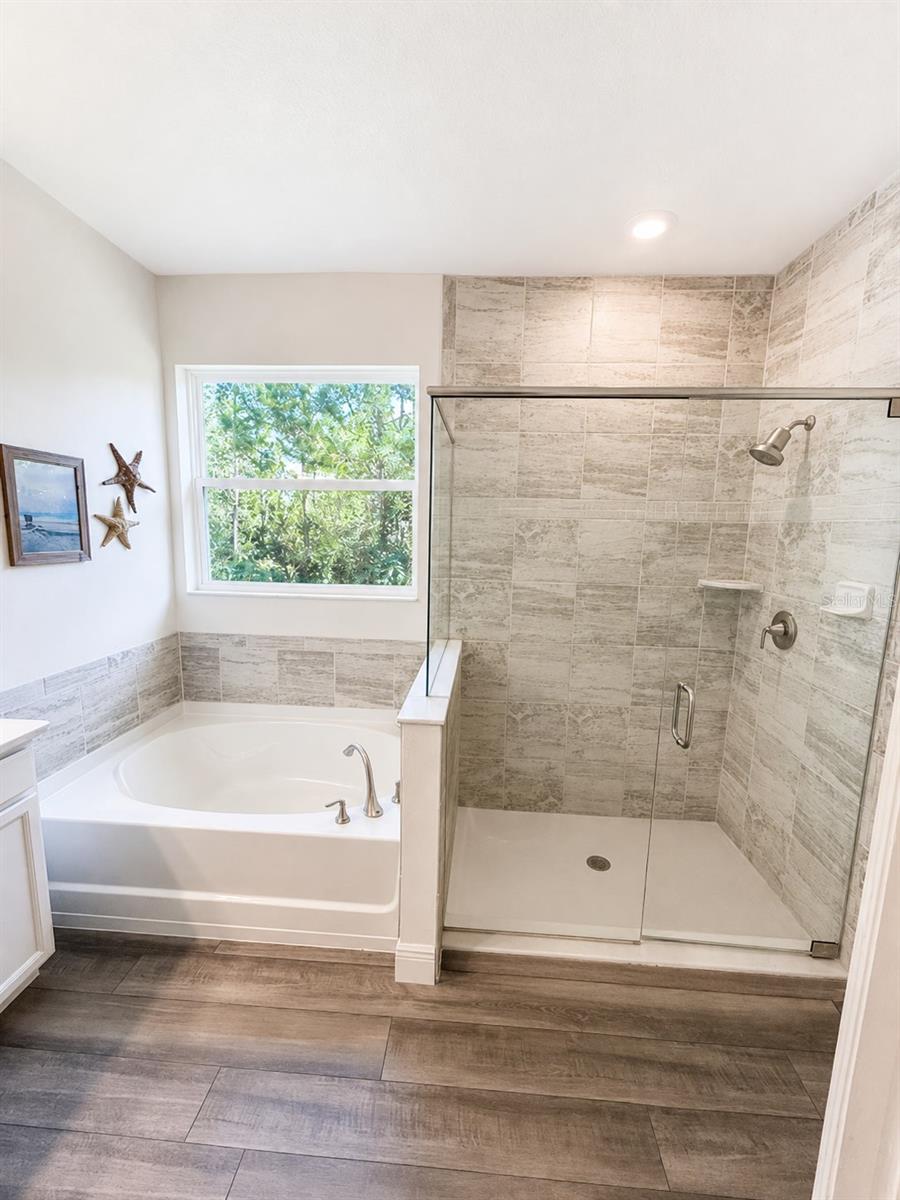 22 OAKLEAF WAY — photo 8