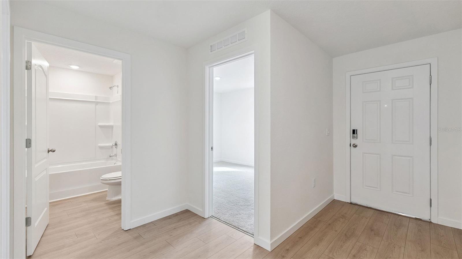 139 HEIRLOOM DR — photo 2