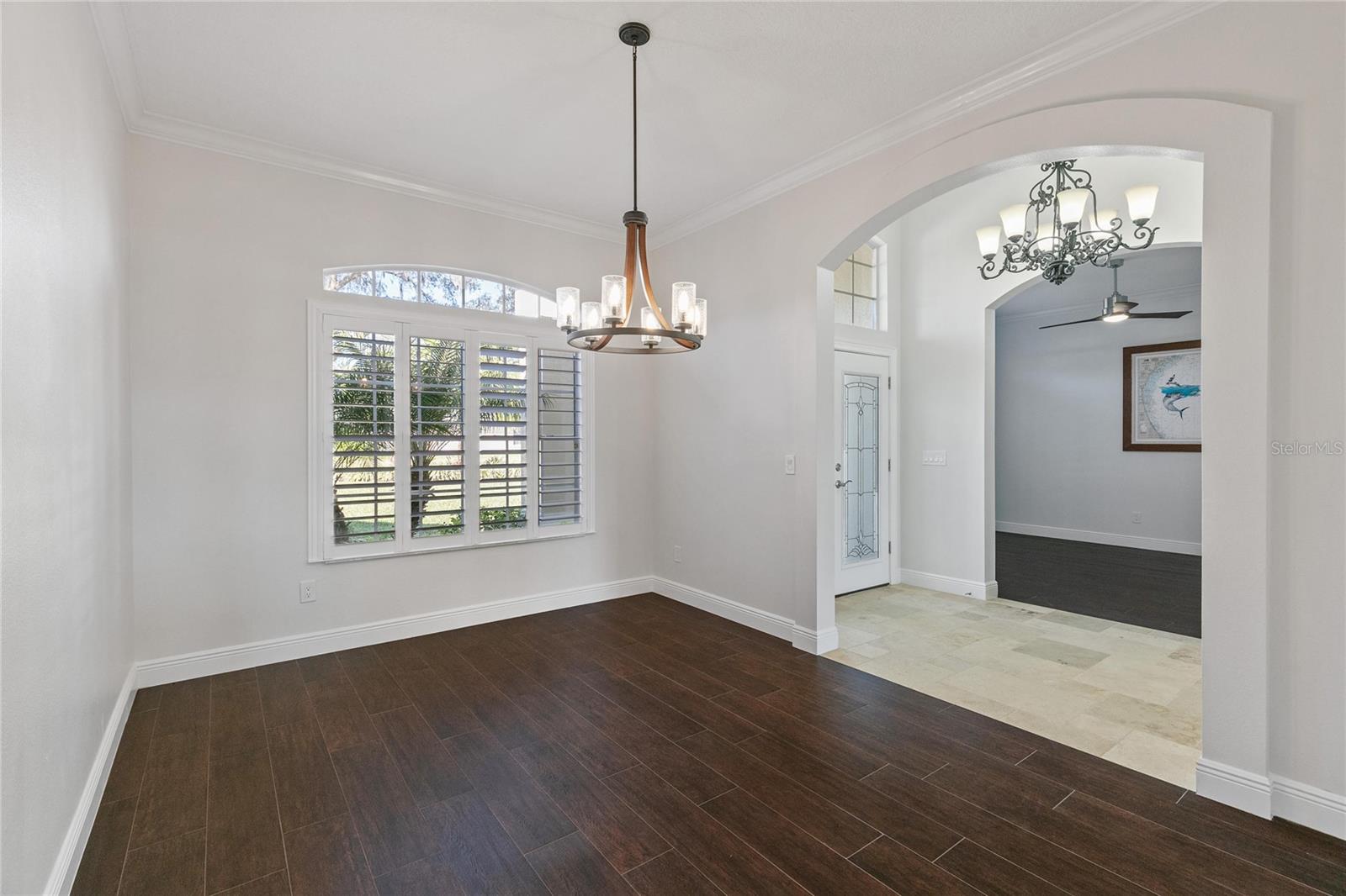 655 CALEDONIA PL — photo 8