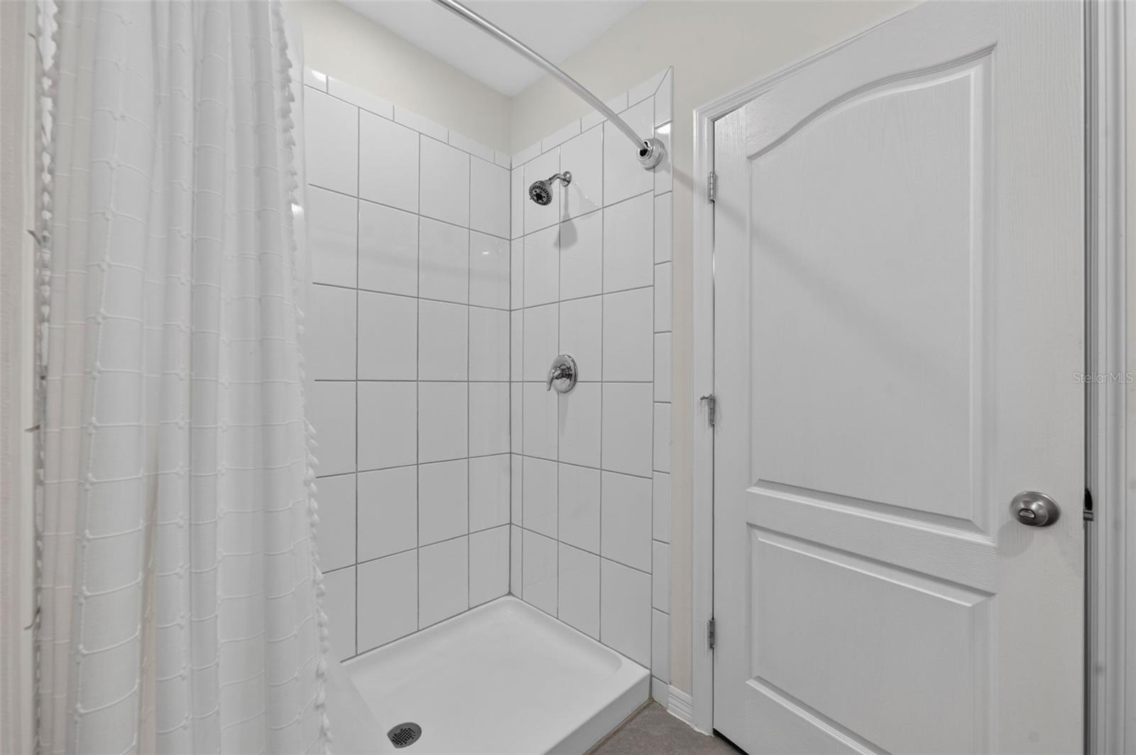 2291 DELHI PL — photo 12
