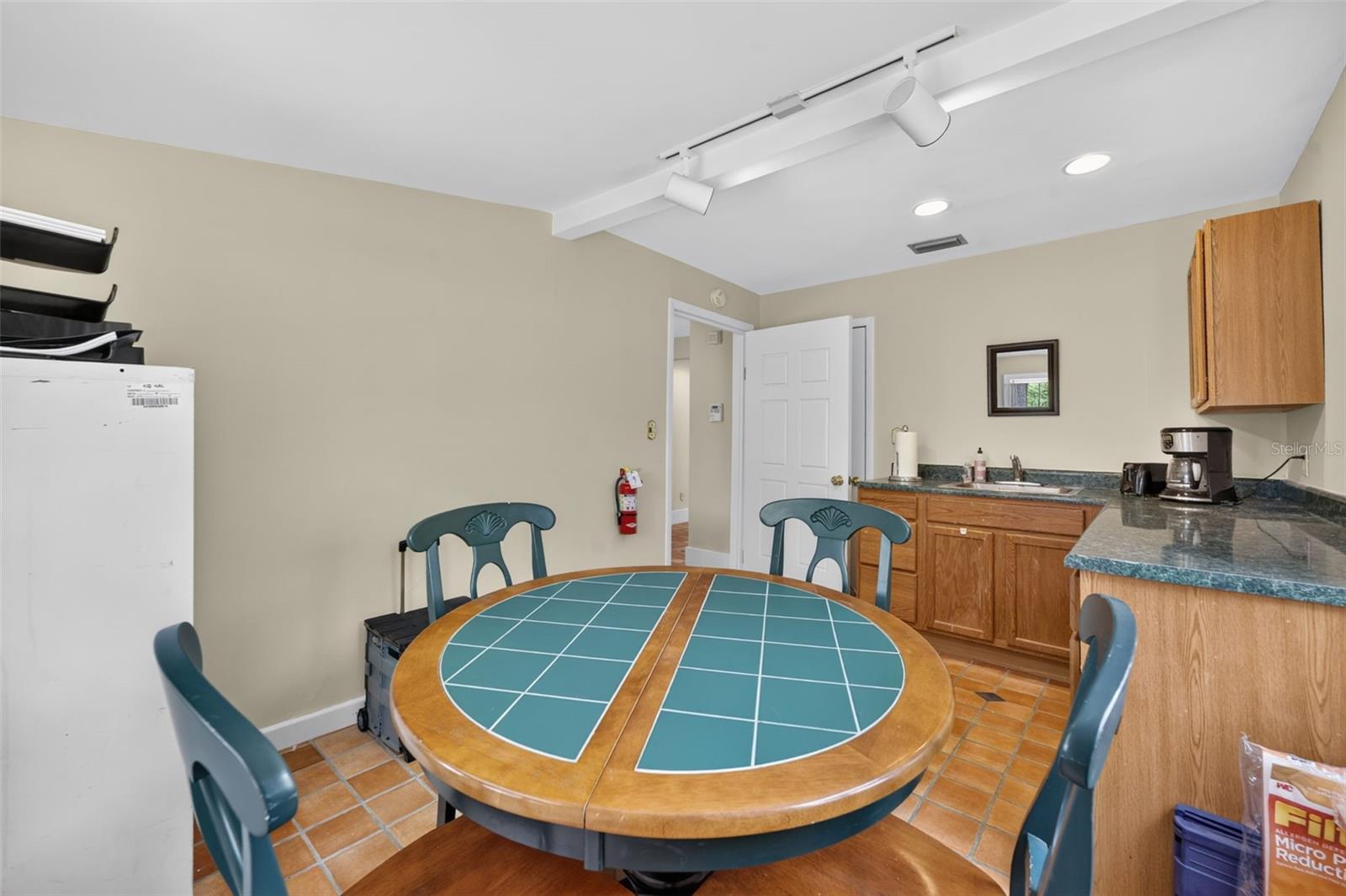 339 S RIDGEWOOD AVE — photo 8