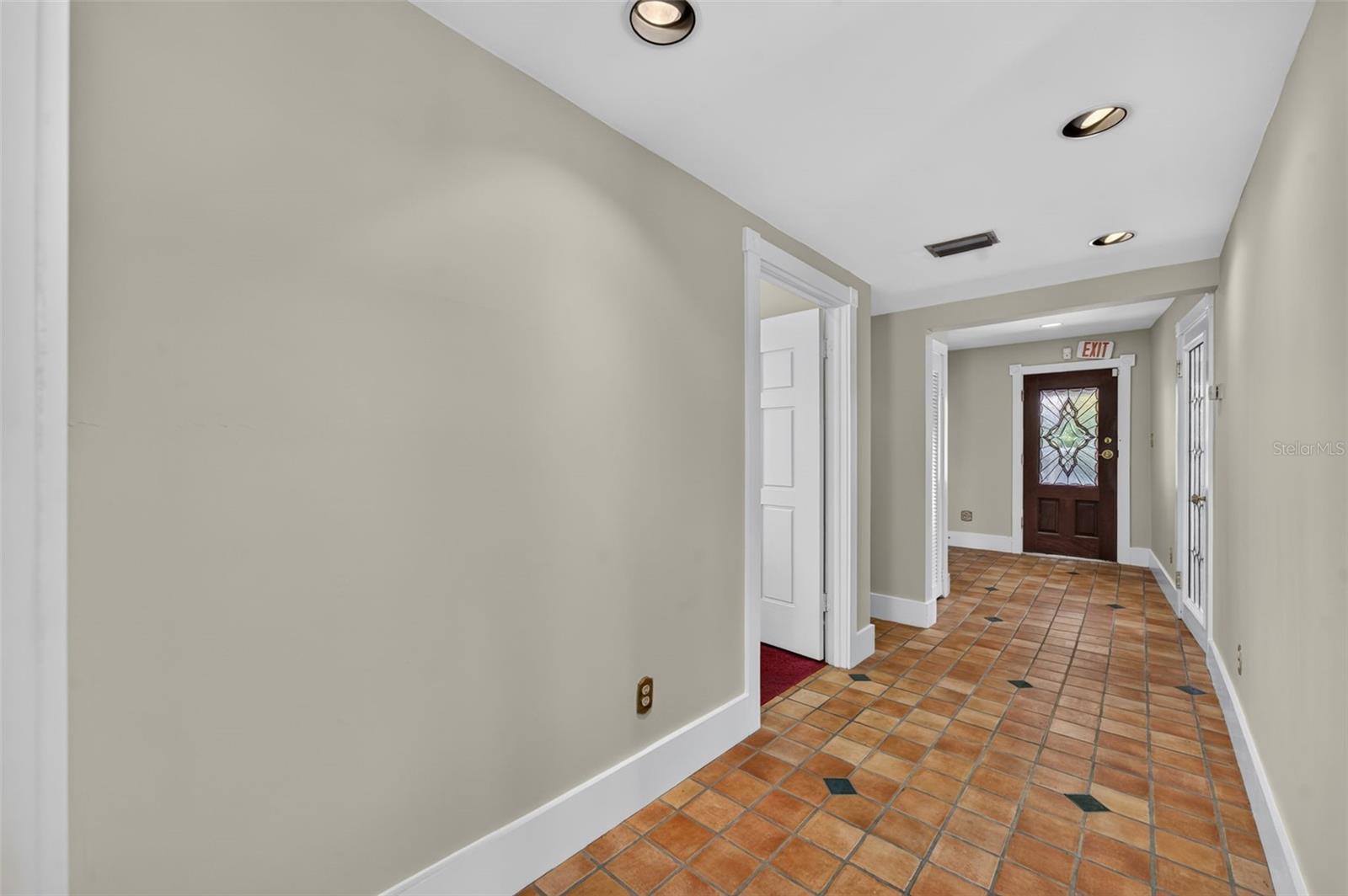 339 S RIDGEWOOD AVE — photo 10