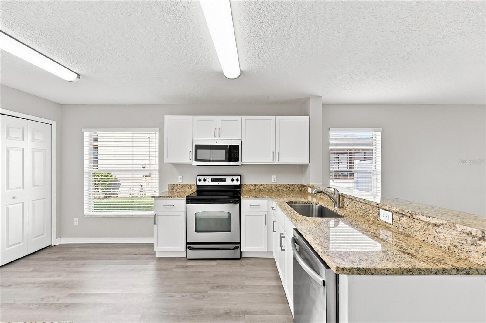 516 BELLA ROSA CIR — photo 12