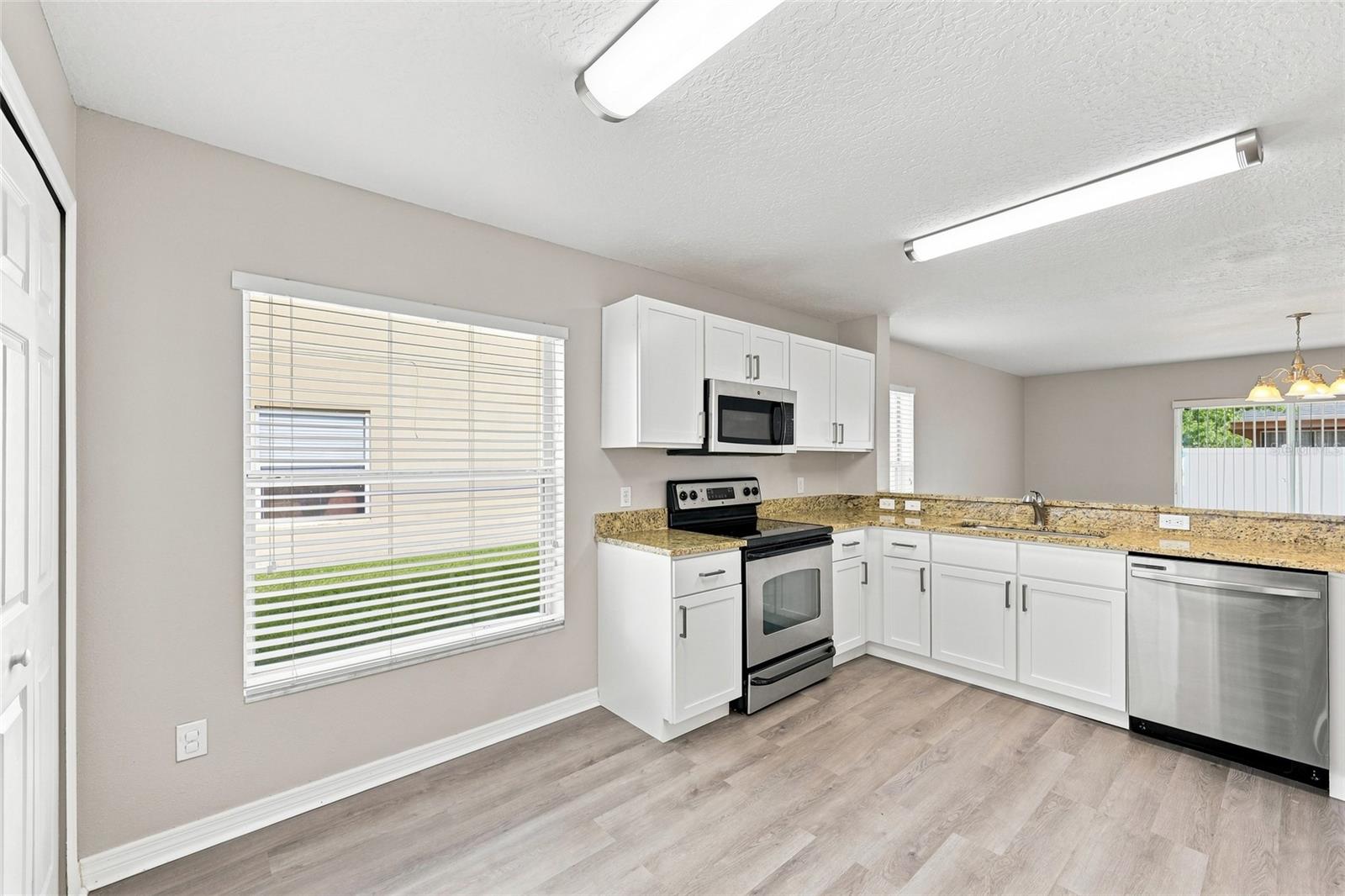 516 BELLA ROSA CIR — photo 12