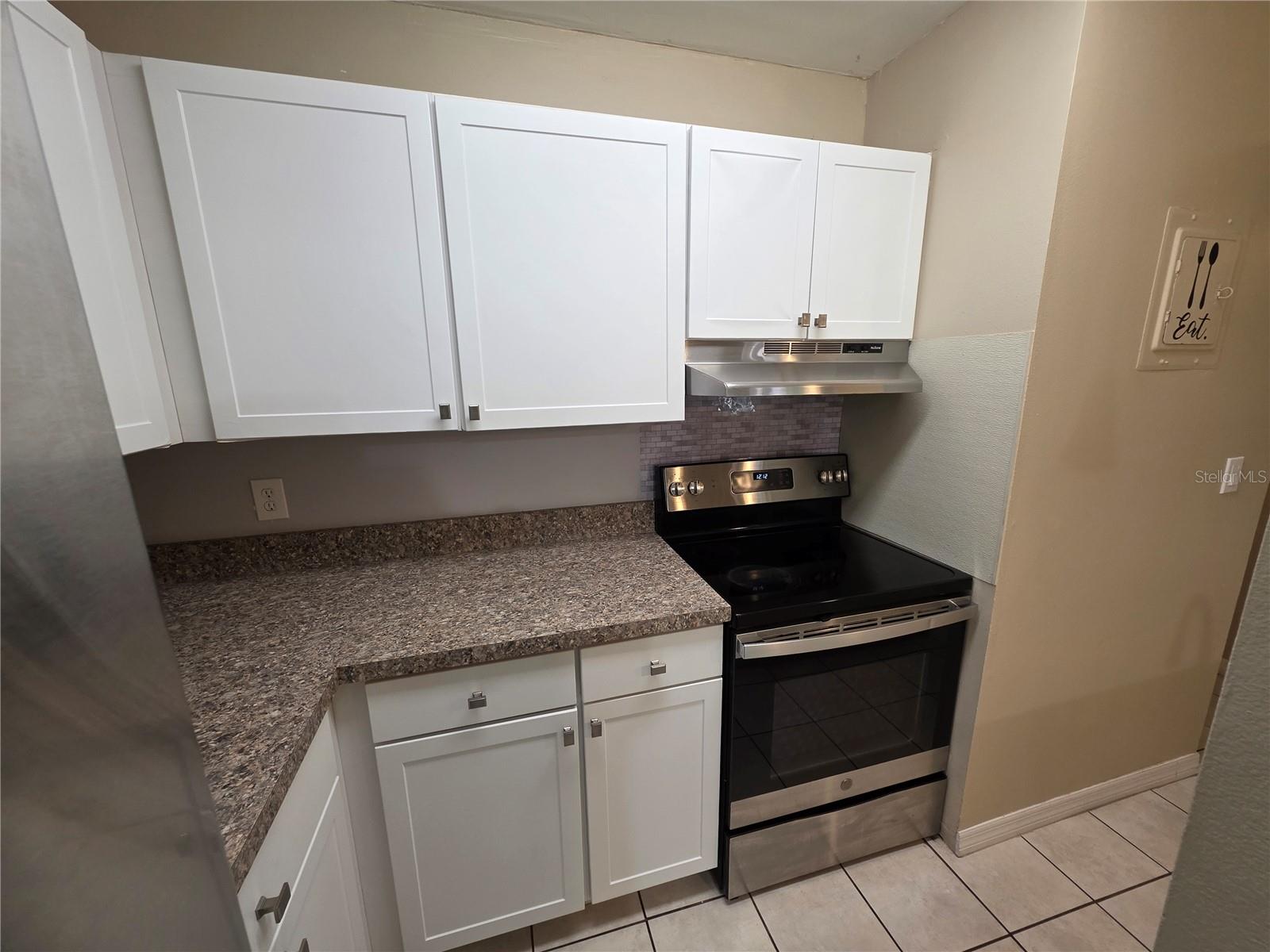 110 CYPRESS WOODS CT #12C — photo 10