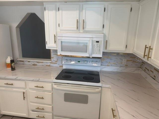 2602 GRAMERCY DR — photo 4