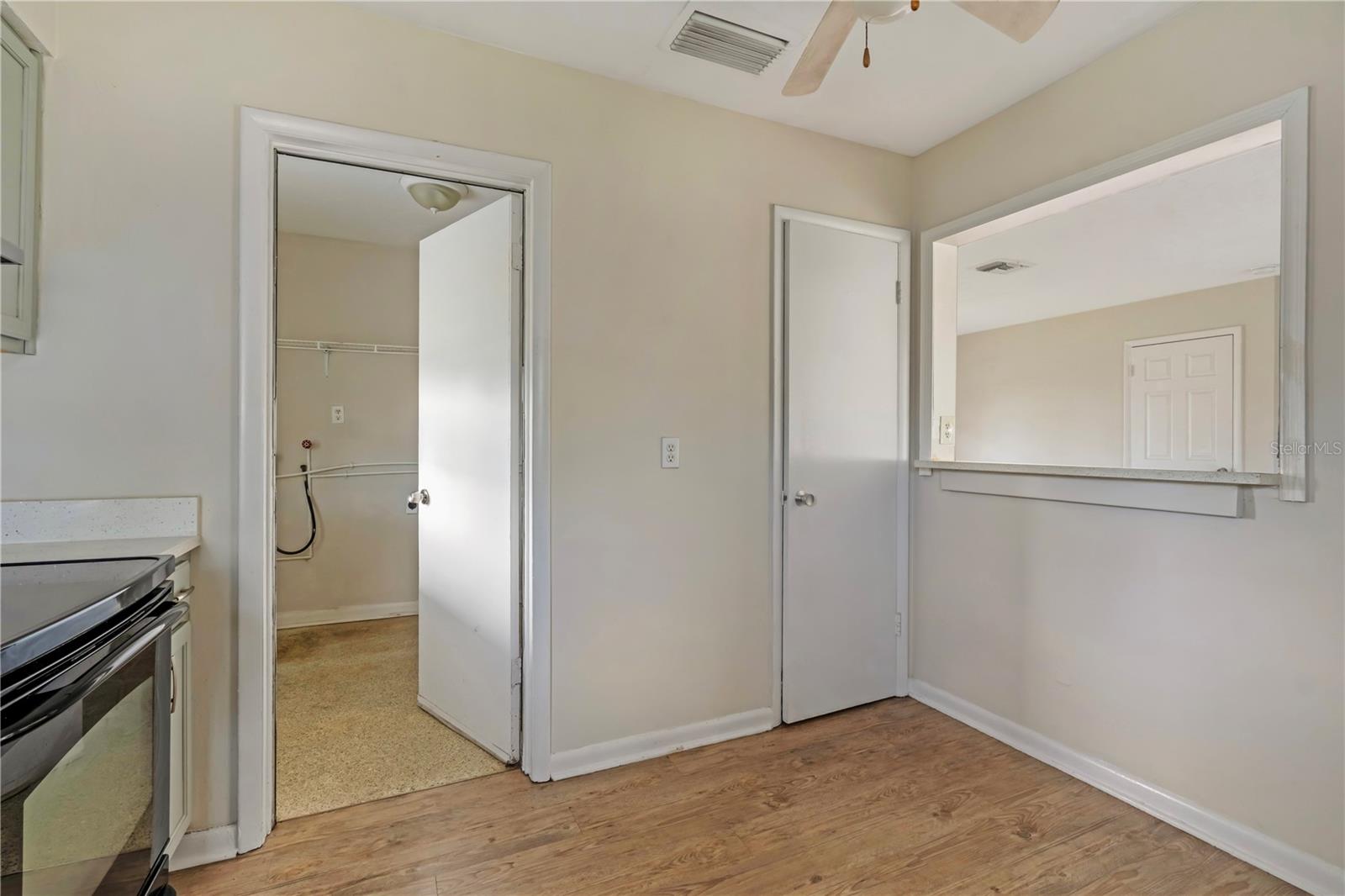 962 ROCKHILL ST — photo 8