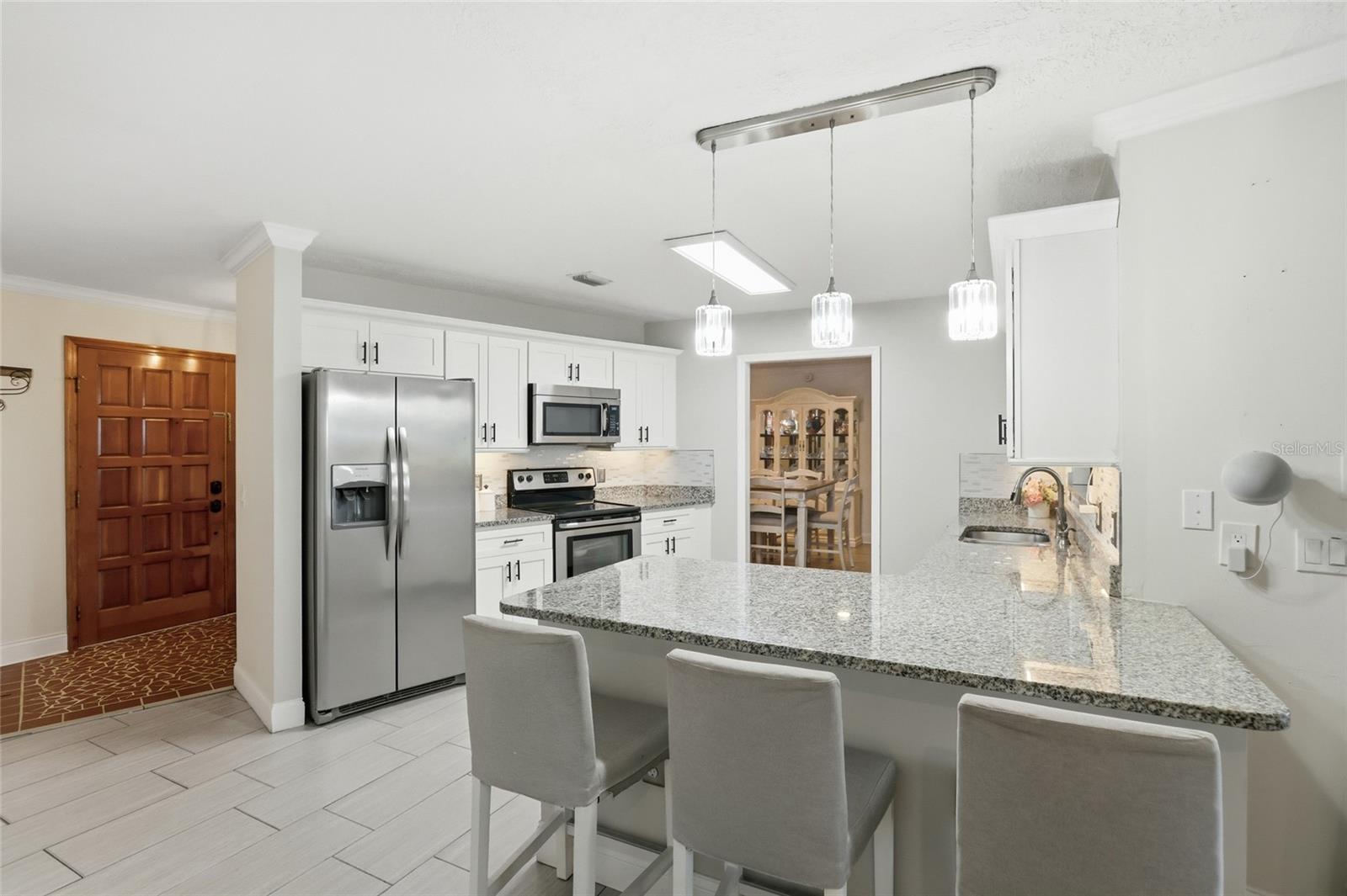 2249 E UNION CIR — photo 8
