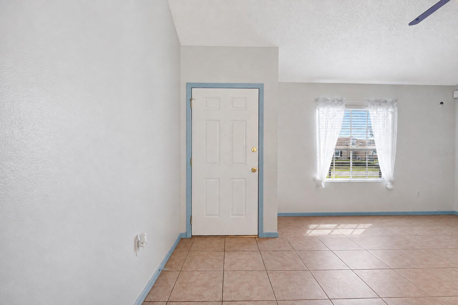 769 TRUMBULL ST — photo 11