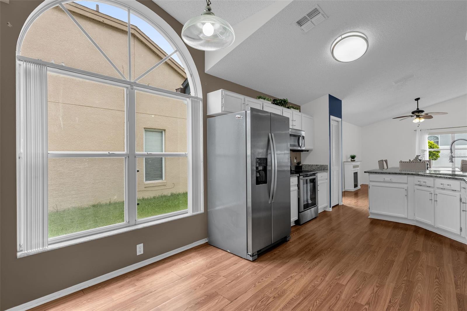 502 BRIGHTVIEW DR — photo 12
