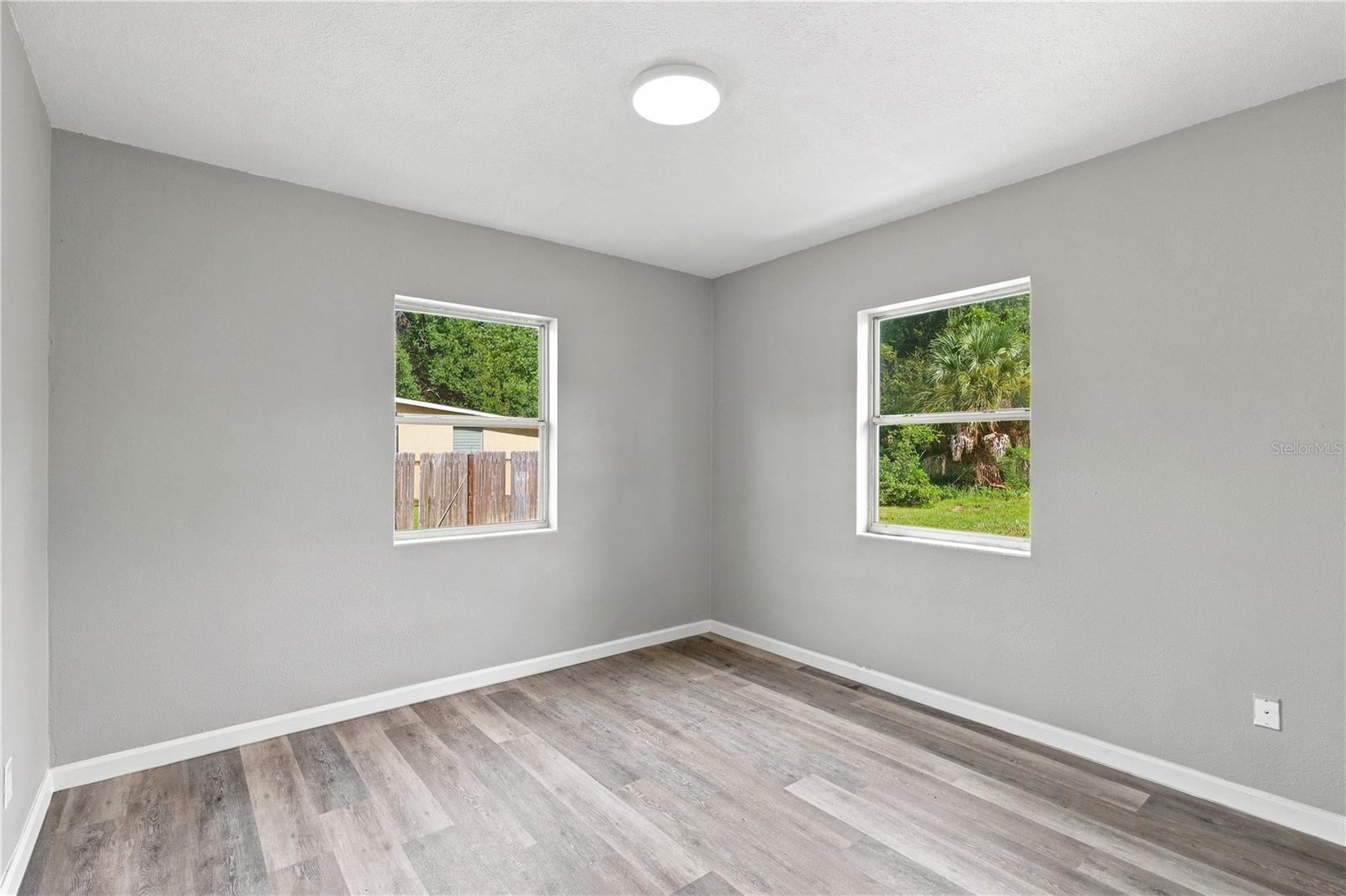 8 SMYRNA DR — photo 11