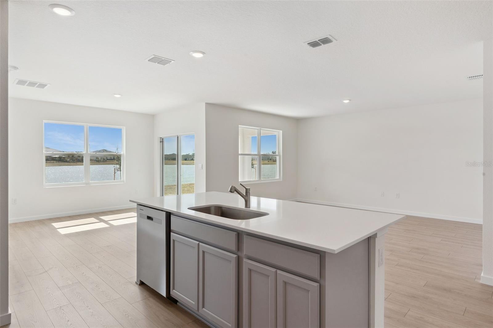 1024 CHAMPION RIDGE DR — photo 4