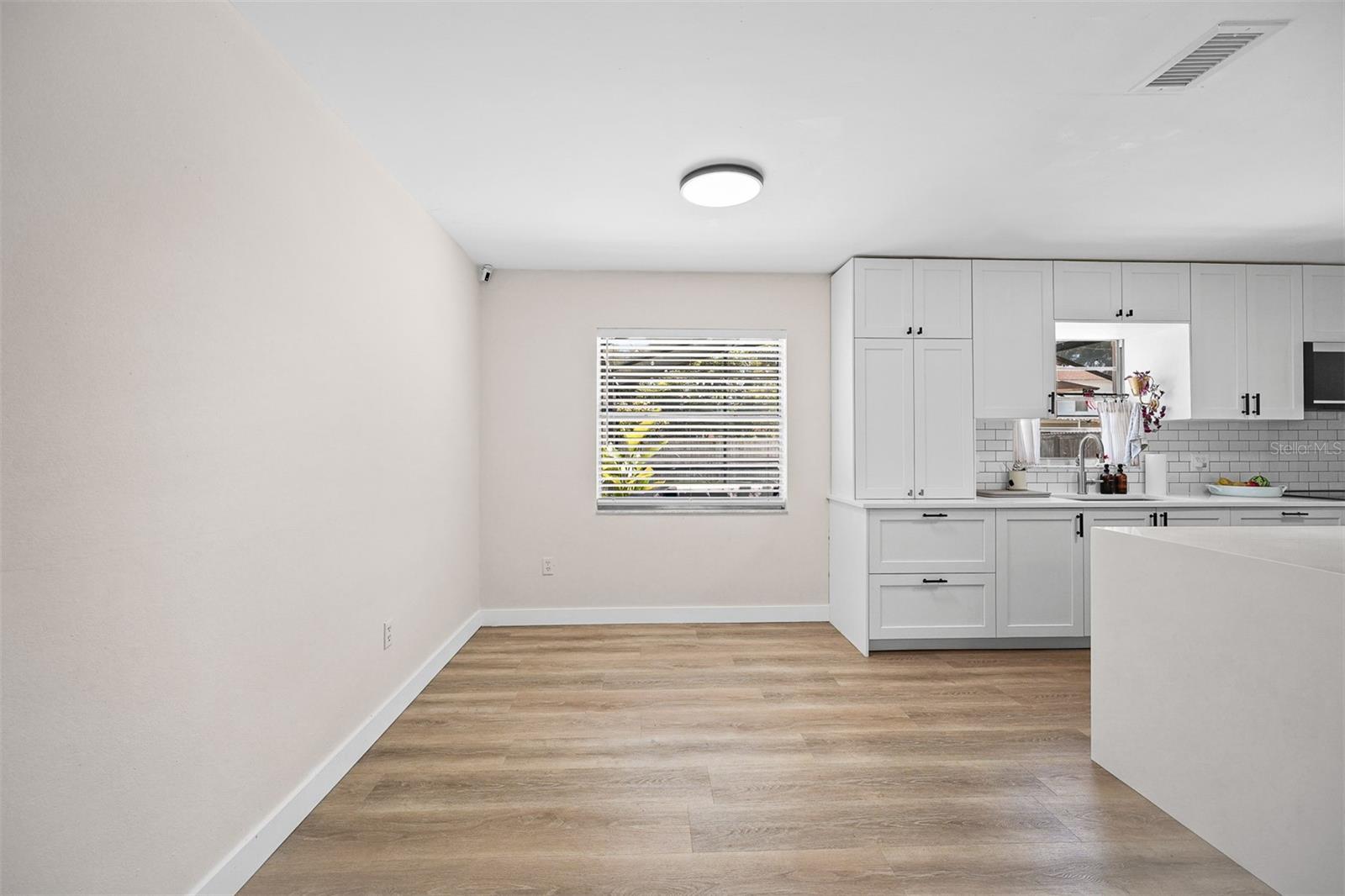2911 GRAYTON ST — photo 12