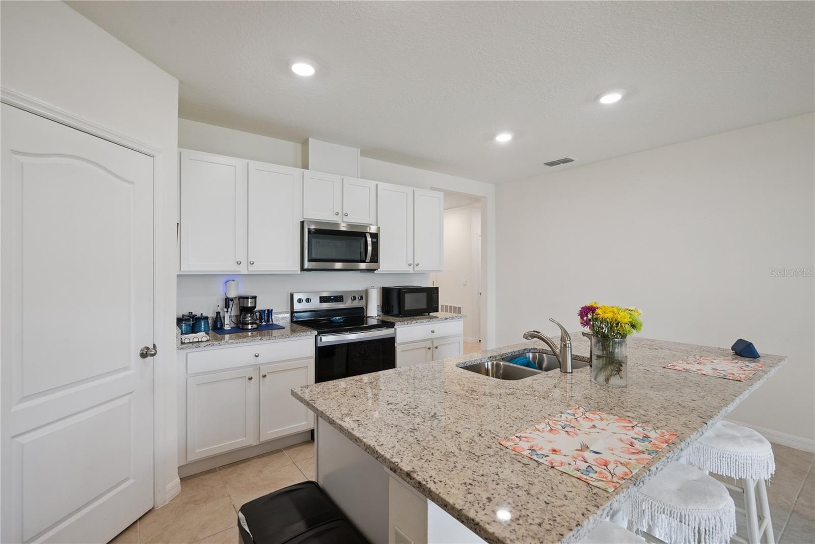 2073 SWANSON DR — photo 9