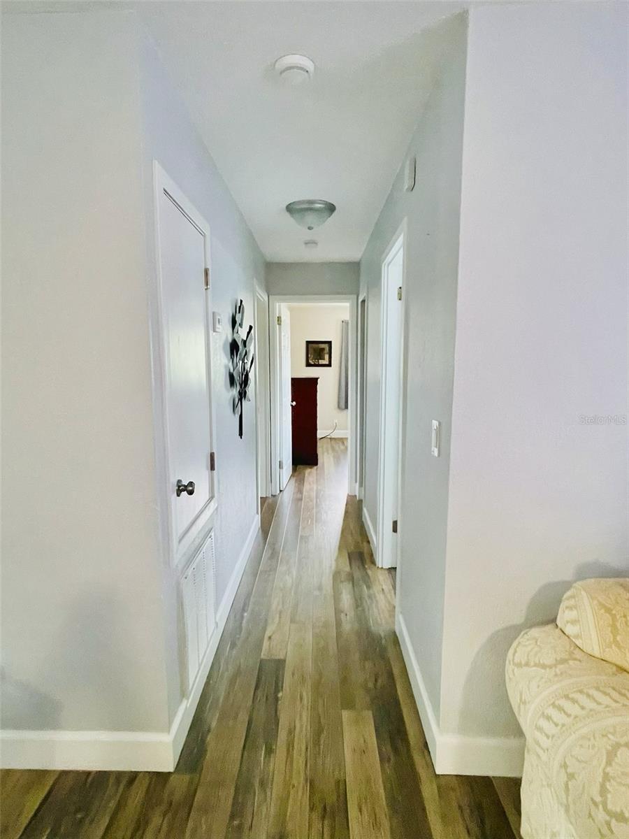1643 SAXON BLVD — photo 6