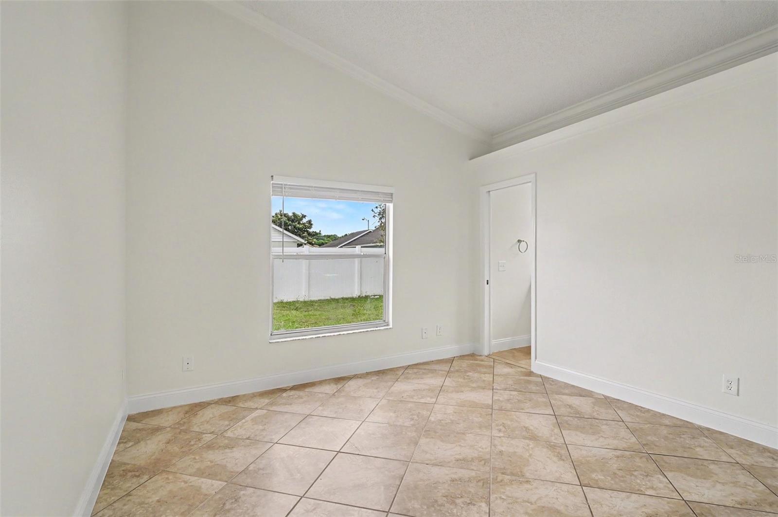 989 LITTLE CREEK RD — photo 3