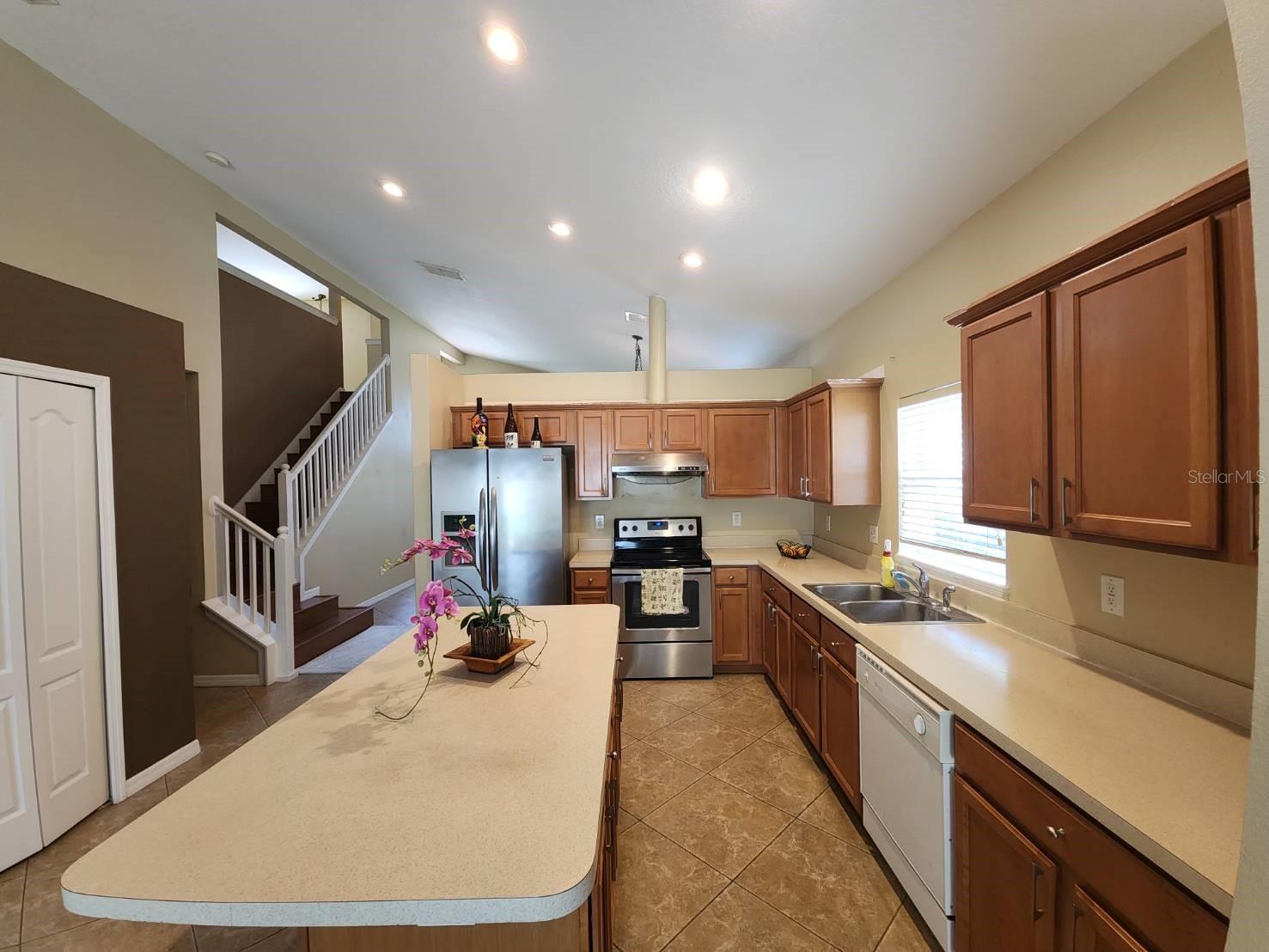 302 CLYDESDALE CIR — photo 10