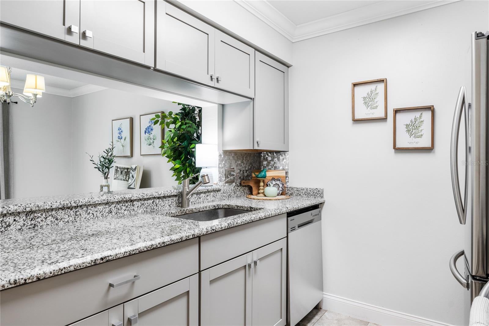 304 NORTHLAKE DR — photo 11